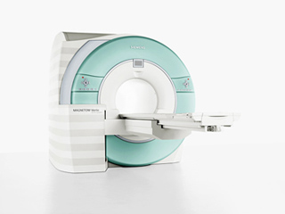 MRI（磁気共鳴画像装置）
